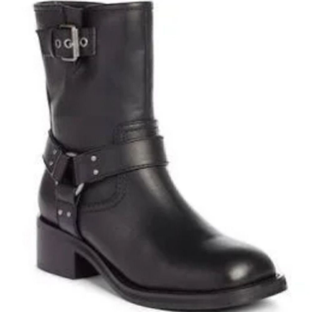Open Edit Rylan side zip moto boot with silver tone hardware. Size 6 NWT